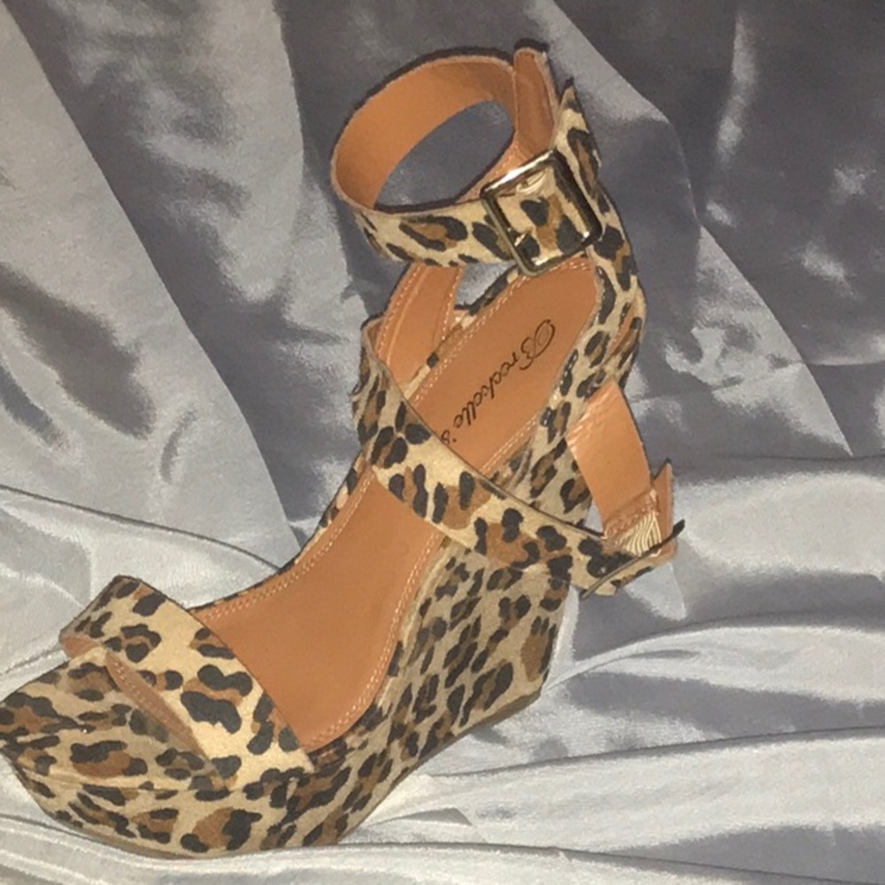 LEOPARD PRINT SUEDE PLATFORM HEELS